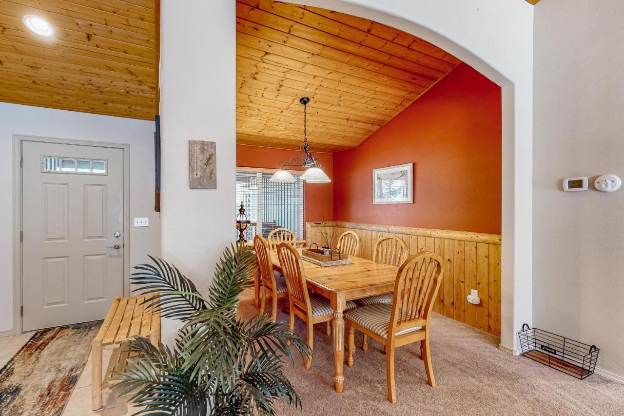 Bachelor Sunshine Retreat Villa Sunriver Exterior photo