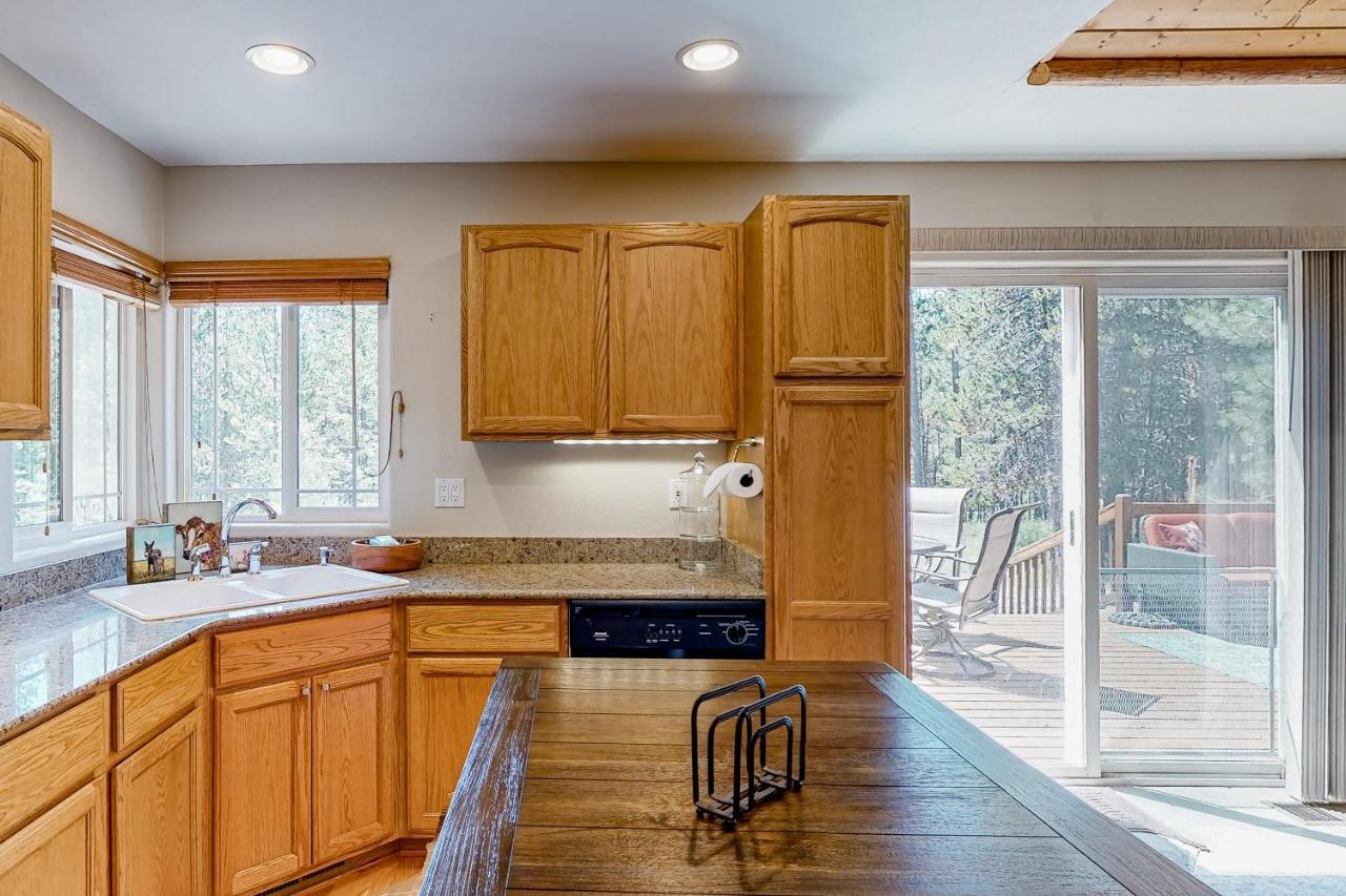 Bachelor Sunshine Retreat Villa Sunriver Exterior photo